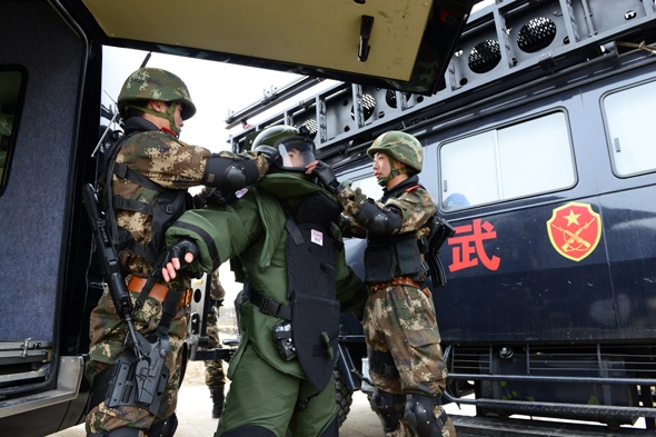 英国进口MK5排爆服、SE153搜爆服各到货20套！欢迎下单！
